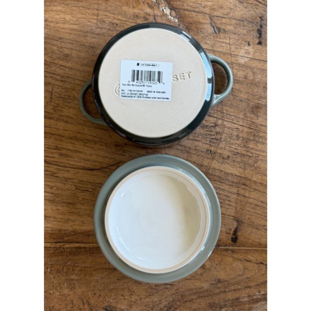 Special Listing Le Creuset 2 Round Mini Cocotte 250 ml & 1 Spoon Rest Thyme NEW - Picture 5 of 8